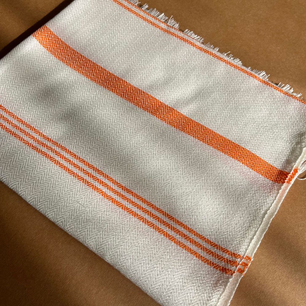 حوله ی دست وصورت رنگی